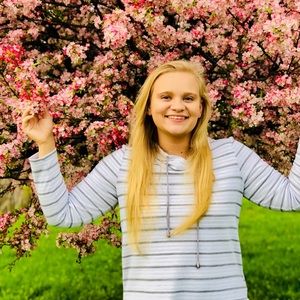 Meet your Posher, Hannah